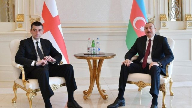 İlham Əliyev Baş naziri təbrik etdi