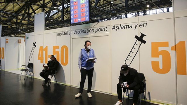 Dünya ilk vaksin mərkəzi Almaniyada açıldı - FOTO