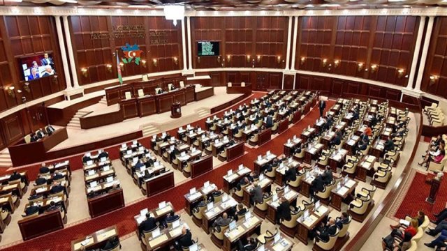 Deputatlar bu gün 17 məsələni müzakirə edəcək