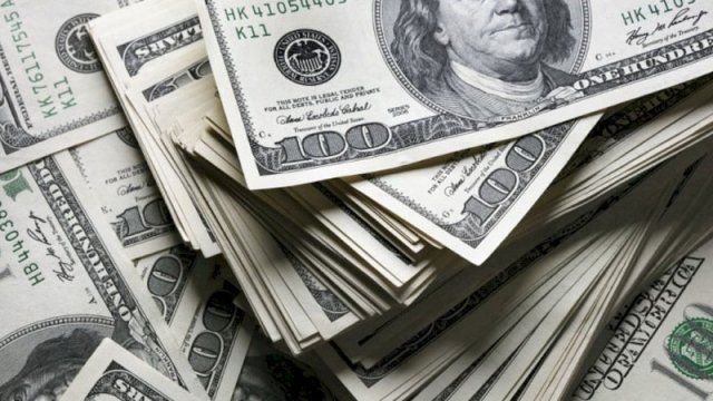 Gələn il dollar ucuzlaşacaq? - İqtisadçı deputatdan AÇIQLAMA