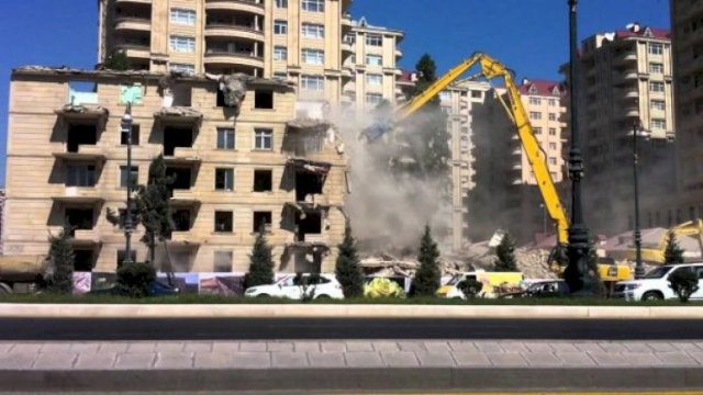 Bakıda bu binalar söküləcək