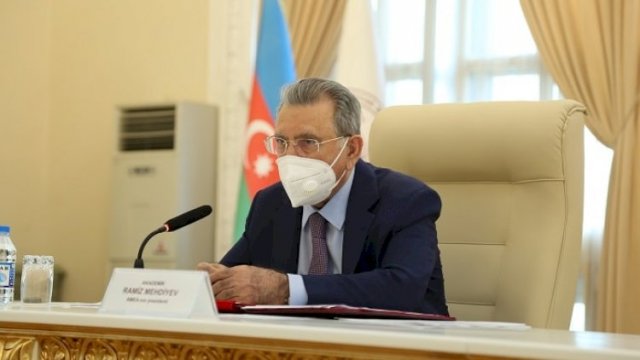 AMEA-da iclas: qurum özü-özünü tənqid etdi