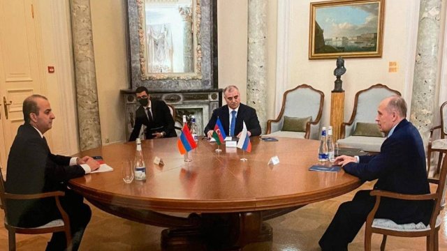 Əli Nağıyev erməni həmkarı ilə görüşdü