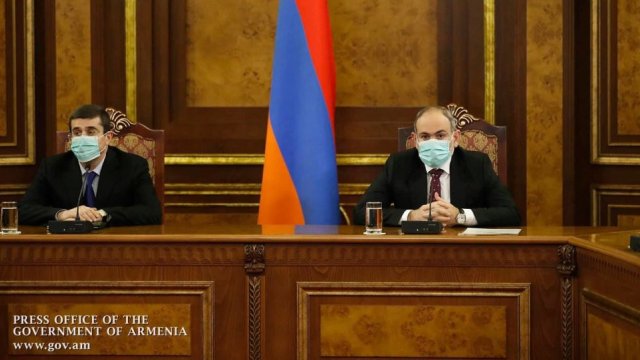 Paşinyan Arutyunyanla birlikdə Təhlükəsizlik Şurasının iclasını keçirdi - FOTO