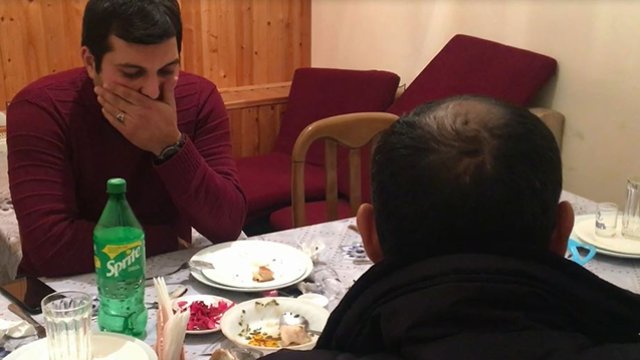 Gəncədə çay evinin icarədarı və müştəriləri cərimələndi - FOTO