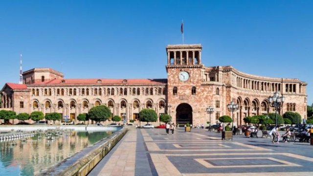 İrəvanda müharibə hazırlığı: Hər yerdə elanlar verilir... - Ermənişünas alim