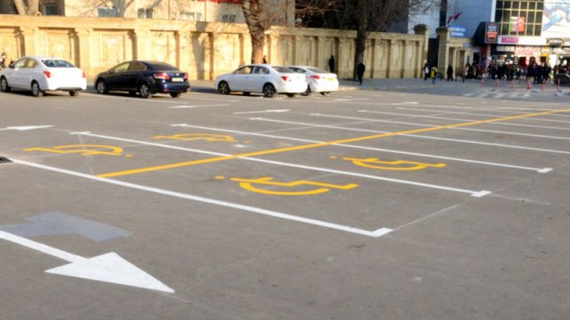 Bakının mərkəzində yeni pullu parkinq yaradılır - FOTO