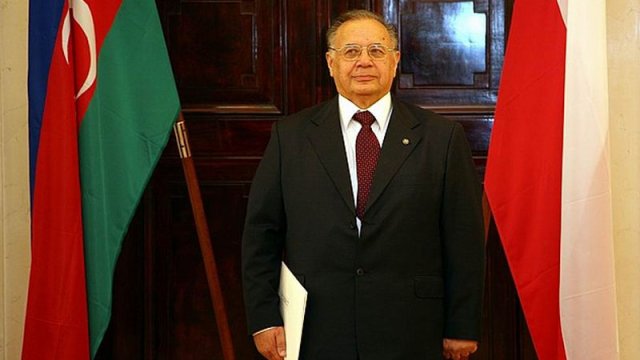 Vəzifəsindən azad edilən Həsən Həsənov kimdir? - DOSYE