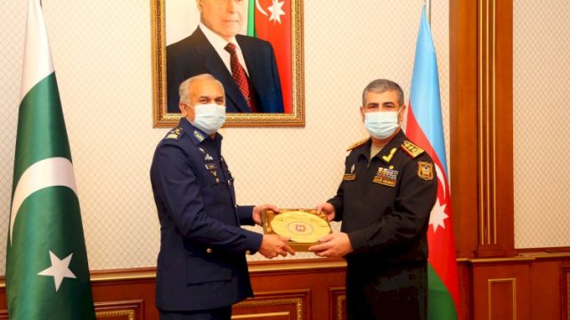Zakir Həsənov Pakistanın HHQ komandanı Mücahid Anvar Xanı qəbul edib - FOTO