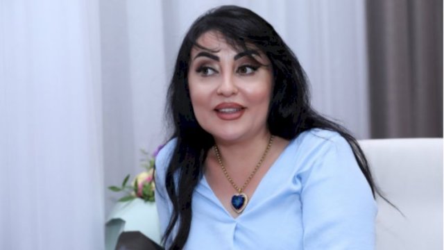 “Nizamidən də oxuyaram, Füzulidən də. Kimə nə?“ - Afət Fərmanqızı (VİDEO)