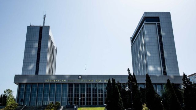 MM-in komitə iclaslarının videokonfrans vasitəsi ilə keçirilməsi barədə qanun təsdiqləndi