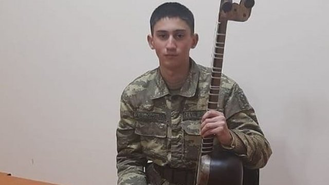 Tarını silaha dəyişən şəhidimiz - FOTOLAR