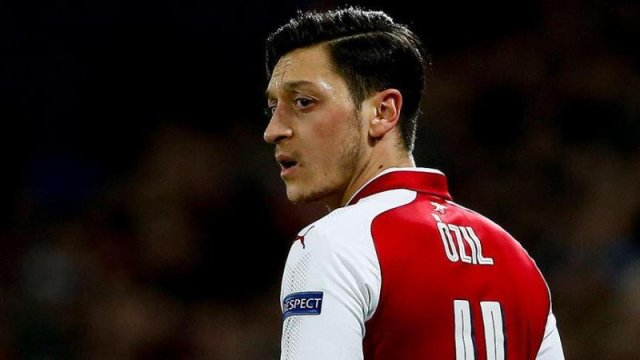 Məsut Özil “Arsenal”la yollarını ayırdı: “Fənərbaxça”ya keçəcəyi gözlənilir