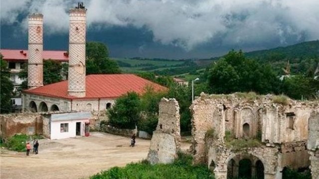Şuşadakı tarixi abidələrə baxış keçirildi
