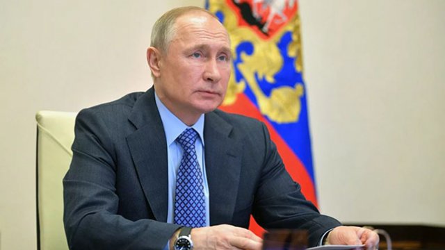 Putin məmur təyinatında yaş həddini ləğv edir