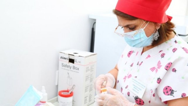 Tibb işçilərinə vaksin məcburi vurulur? - TƏBİB-dən AÇIQLAMA