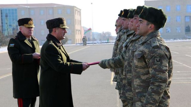 Onlara vaxtından əvvəl hərbi rütbələr təqdim edilib - FOTO/VİDEO