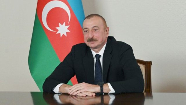 Prezident Xalq artistini təbrik edib