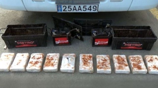 Astara gömrük postu əməkdaşları külli miqdarda narkotik aşkar ediblər - VİDEO