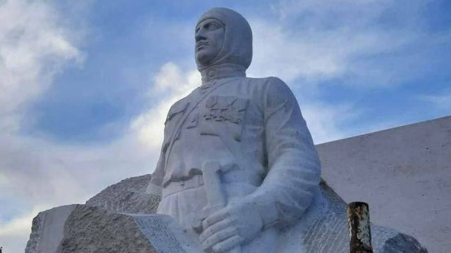 Ermənilər Xocavənddə faşist liderə heykəl qoydular