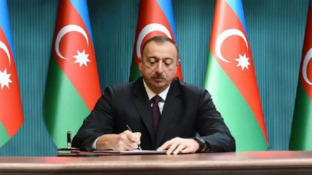 İlham Əliyev QHT-lərlə bağlı fərman imzaladı