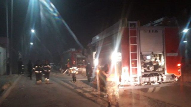 Abşeronda ikimərtəbəli evdə yanğın baş verib