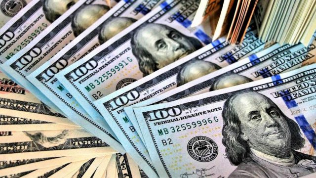 Dollar ucuzlaşacaq? - İqtisadçı deputatdan açıqlama