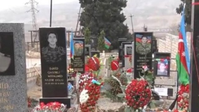 Qaradağdakı şəhid məzarlığı ilə bağlı qalmaqal səngimir - Yeni xiyaban salınacaq?
