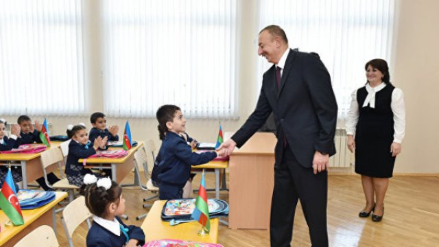 Prezident iki məktəbin açılışını etdi - FOTO (Yenilənib)