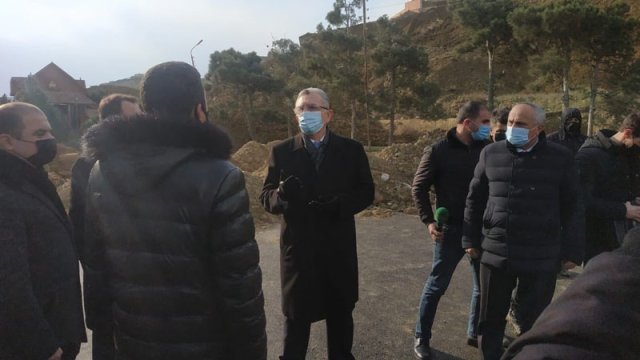 Eldar Əzizov sürüşmə olan əraziyə getdi - AÇIQLAMA