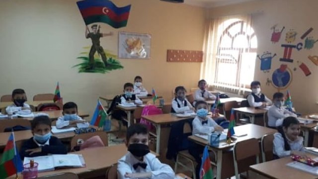Məktəblərdə ənənəvi tədris qismən bərpa olunur