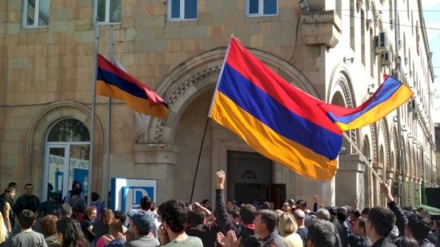 Ermənistan “sorosçular“ adlanan silahlı dəstə yaradır