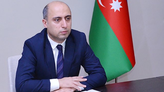 Emin Əmrullayev 35 yaşadək olan gənc müəllimlərin sayını açıqlayıb