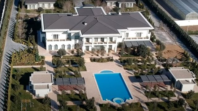 “Azərsu” ASC sədrinin villası, şəxsi limanı, kateri... - FOTOLAR