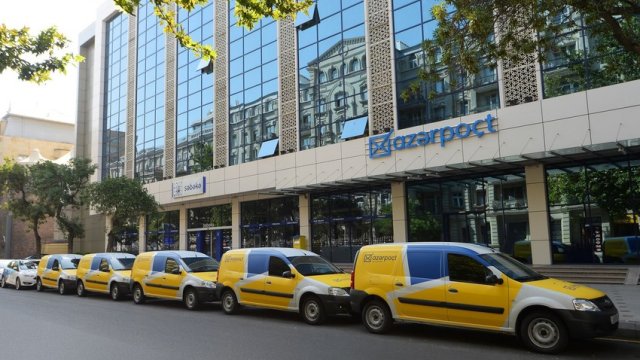 “Azərpoçt”un direktor müavini işdən çıxdı