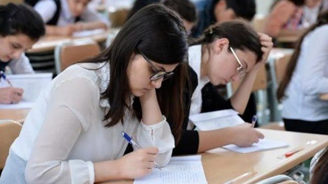 Yuxarı siniflər və universitetlərdə ənənəvi tədris qismən bərpa olunur
