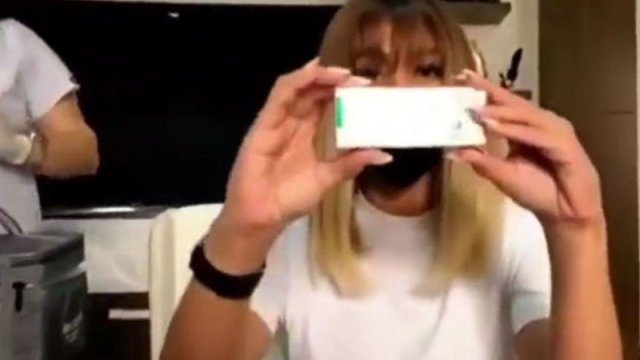 Röya növbəsiz necə vaksin vurdurub? - Nazirlikdən açıqlama