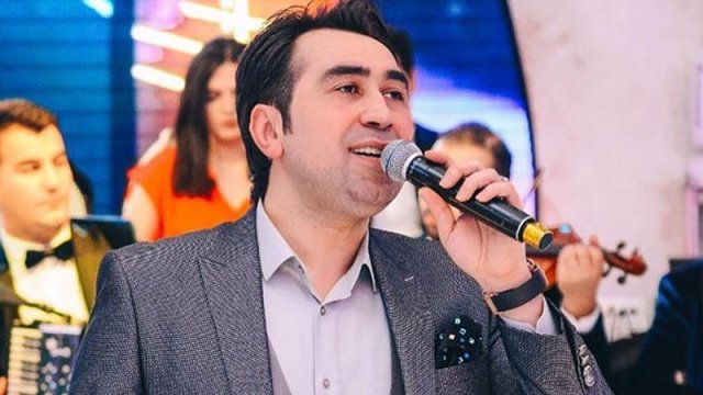 Pandemiyada Elton maşınını, Teymur Əmrah da evini satıb