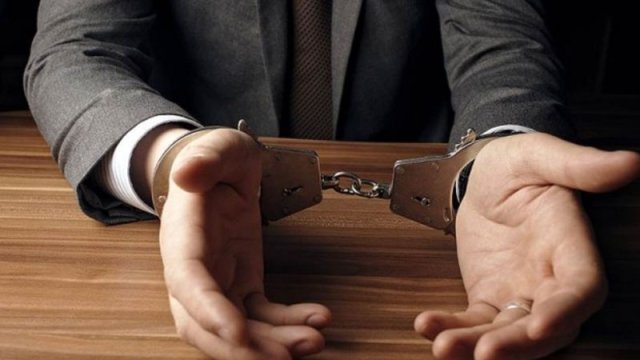 Azərbaycanda daha bir vəzifəli şəxs həbs edildi