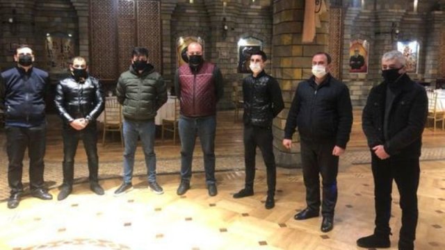 “Karantin rejiminin bitməsi bayramı”nı qeyd edənlər cərimələndi - RƏSMİ