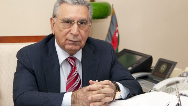 İşdən çıxarılan rəis Ramiz Mehdiyevin qardaşı oğludur? - FOTO