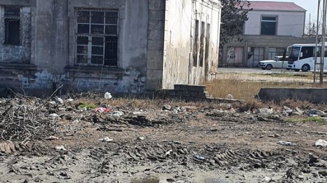 Bakıda mədəniyyət evinin ətrafı acınacaqlı vəziyyətdədir - FOTO