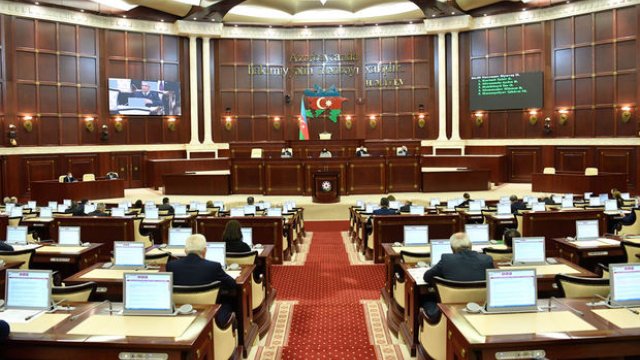Hansı deputatlar koronavirusa qarşı peyvənd edilib? - SİYAHI