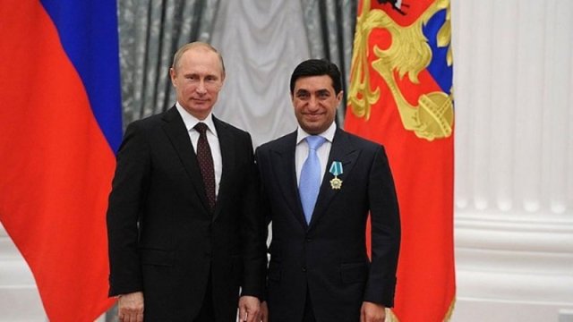 Putin azərbaycanlı milyarderi təltif etdi