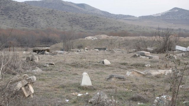 Ermənilər Ağdam qəbiristanlığını əkin sahəsinə çevirib - FOTO/VİDEO