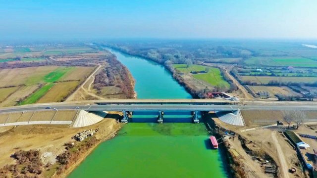 Kür üzərində yeni körpü tikilib - FOTOLAR