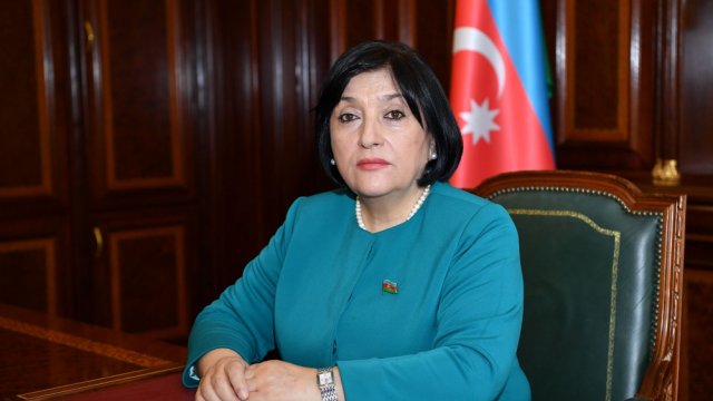 Sahibə Qafarova köməkçisini vəzifəsindən çıxardı - Yeni şöbəyə müdir təyin olundu