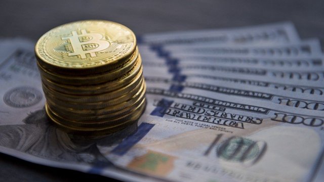 Bitkoin kəskin UCUZLAŞDI