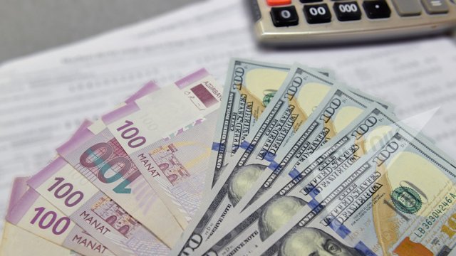 Yaxın zamanda dolların məzənnəsi nəcə dəyişə bilər? - ŞƏRH