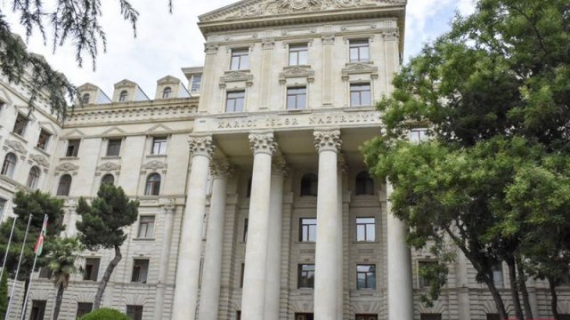 Rəsmi Bakıdan lüksenburqlu nazirə CAVAB